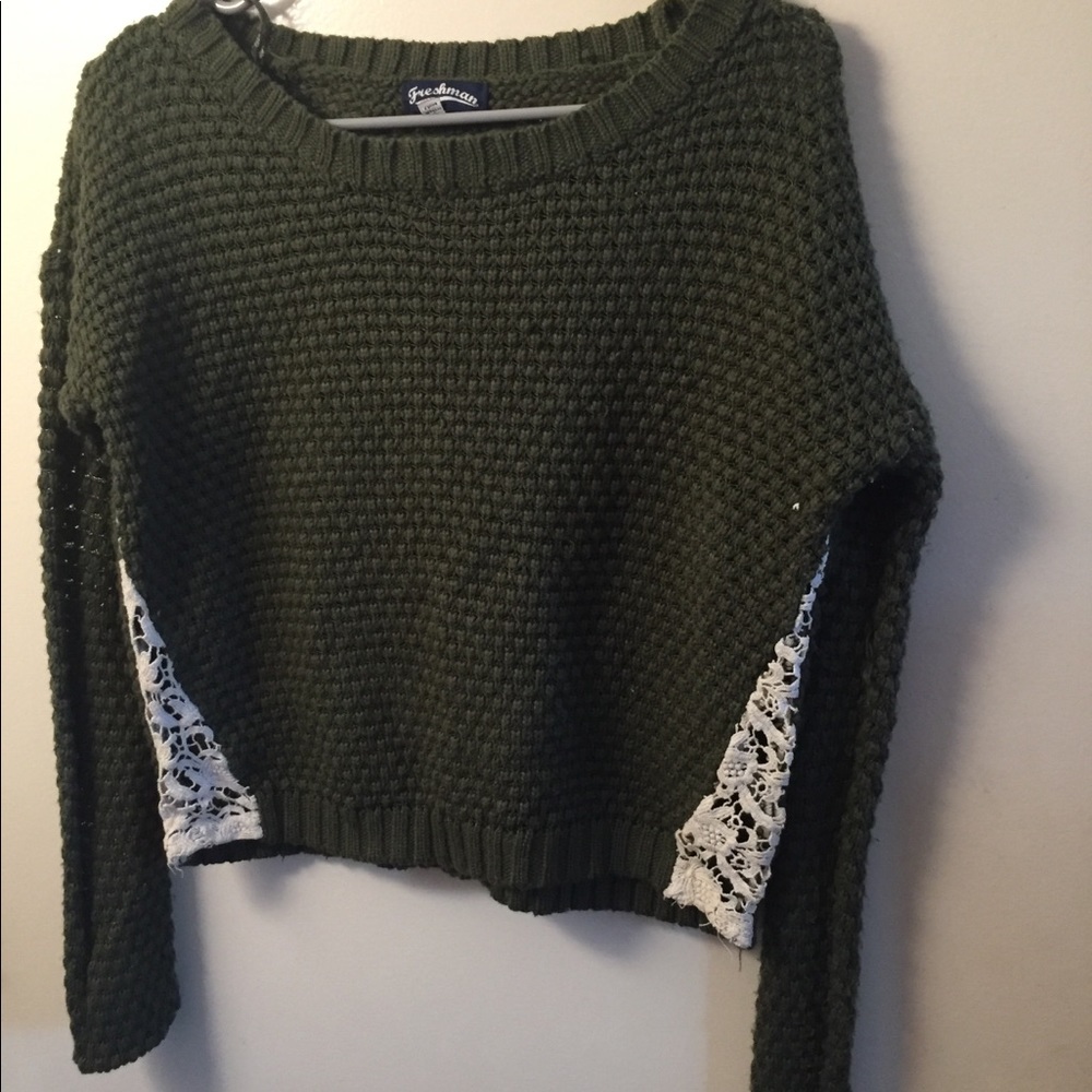 green sweater 💚